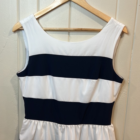 Dressbarn Navy and White Dress great for summer - Picture 2 of 8